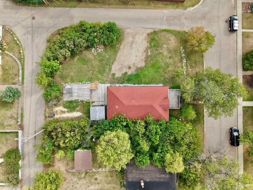 10033 102 Street