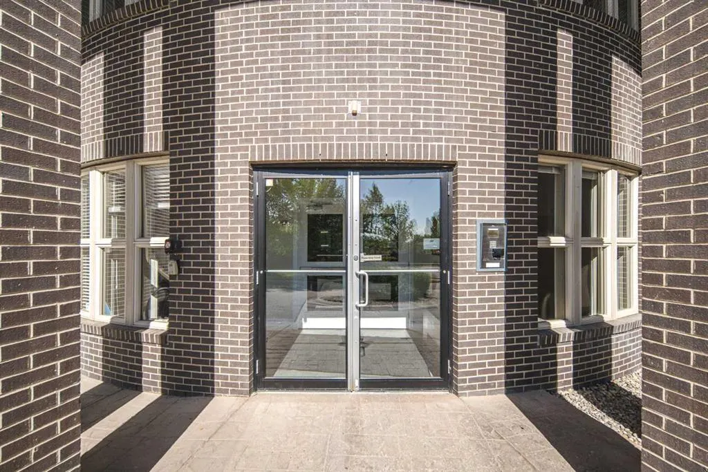 88 Arbour Lake Road NW, #203