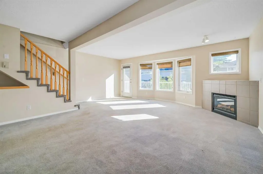 677 Regal Park NE