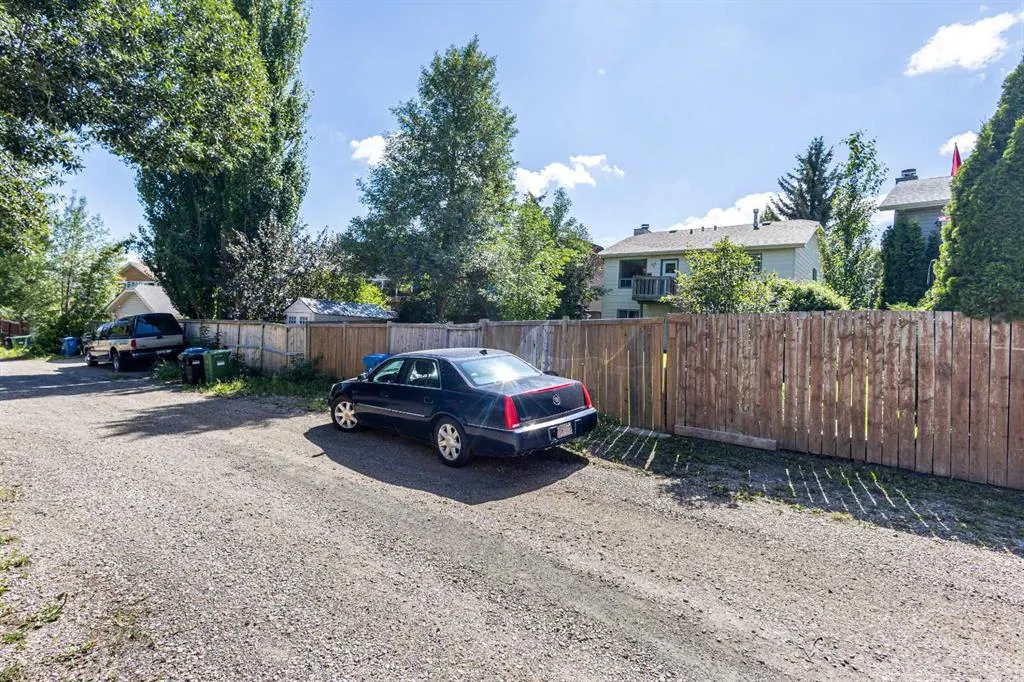 184 Shawinigan Drive SW