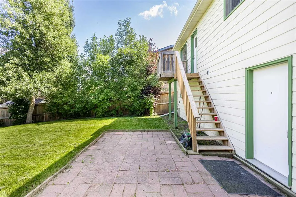 184 Shawinigan Drive SW