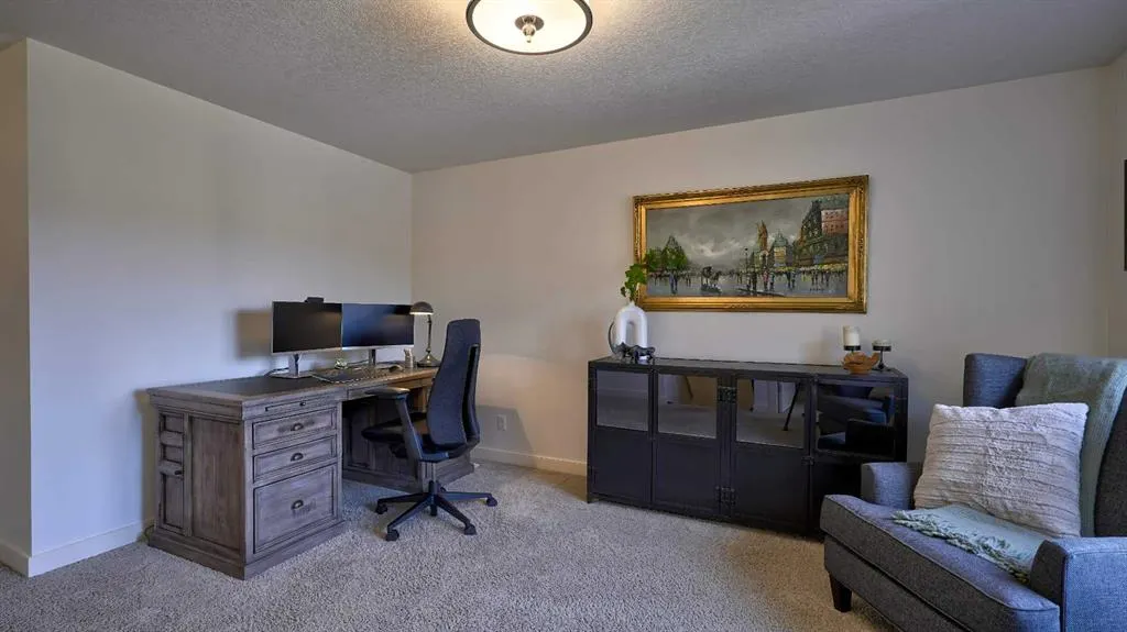 48 West Coach Court SW