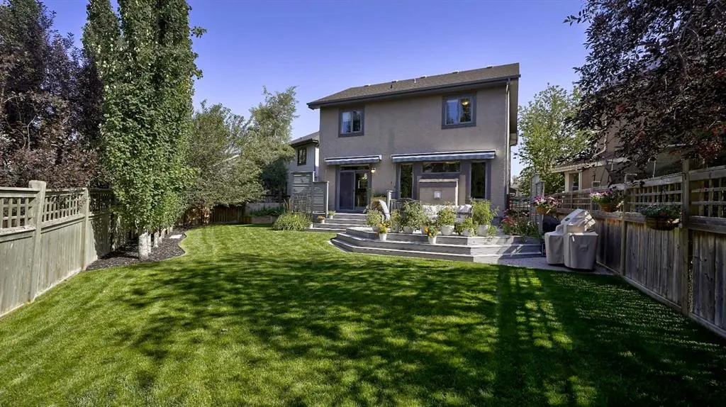 48 West Coach Court SW