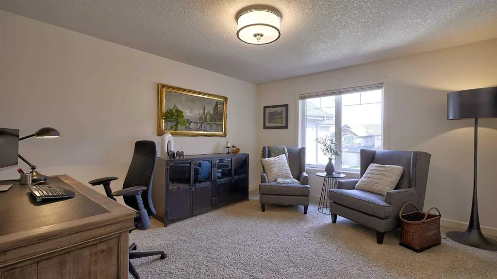 48 West Coach Court SW
