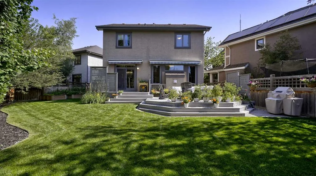 48 West Coach Court SW