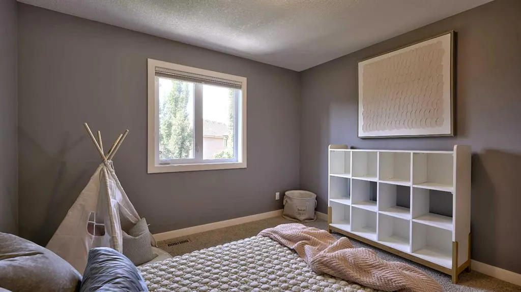 48 West Coach Court SW
