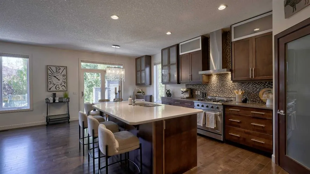 48 West Coach Court SW