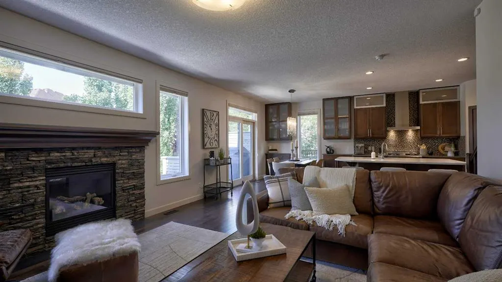 48 West Coach Court SW