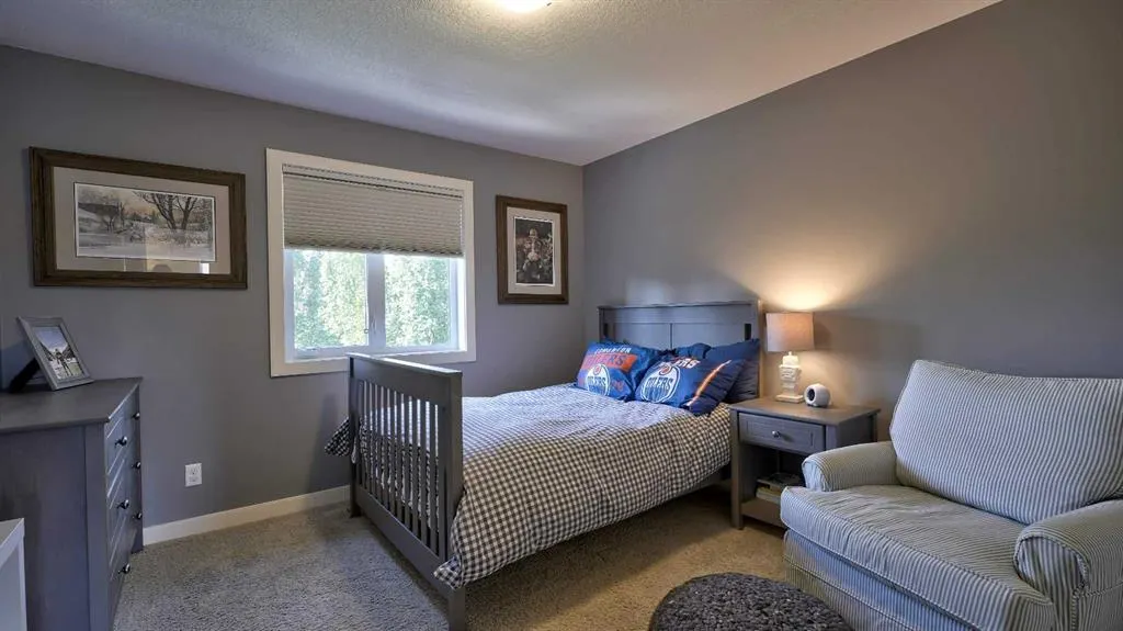 48 West Coach Court SW