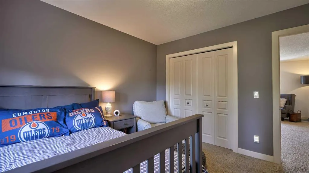 48 West Coach Court SW