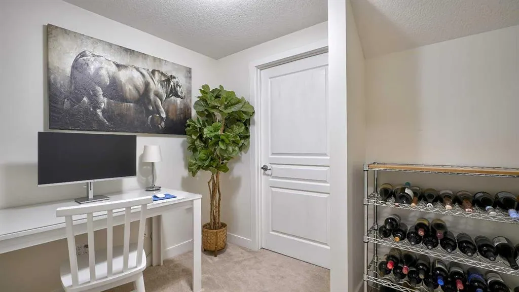 48 West Coach Court SW