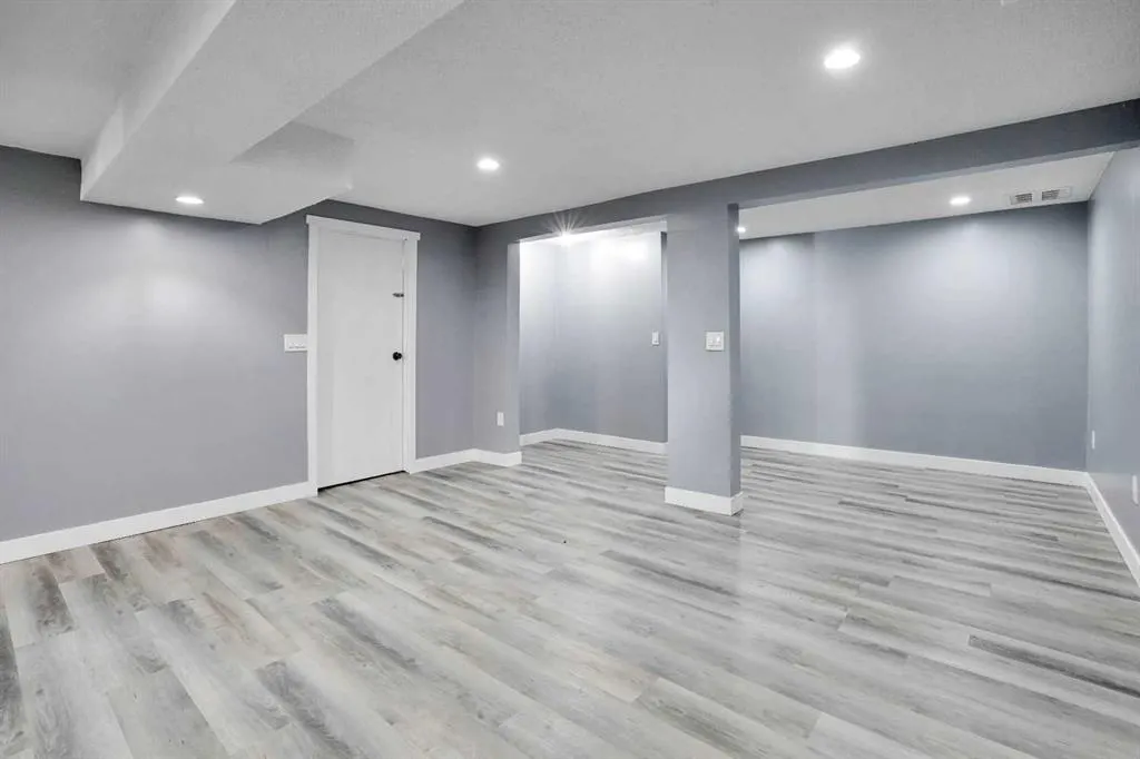 35 Castlefall Grove NE