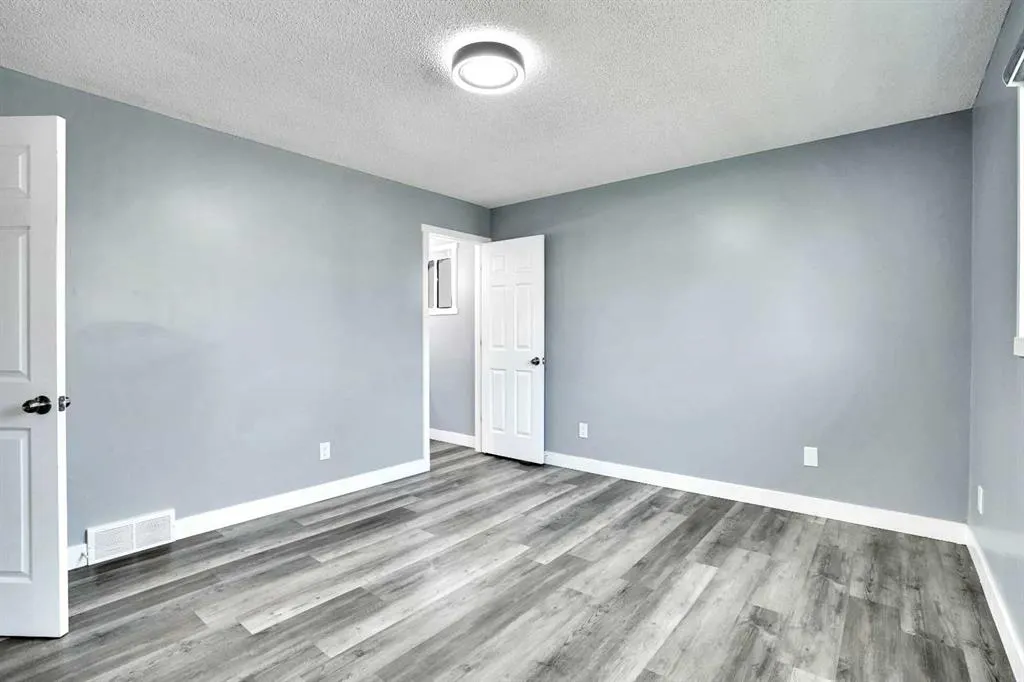 35 Castlefall Grove NE