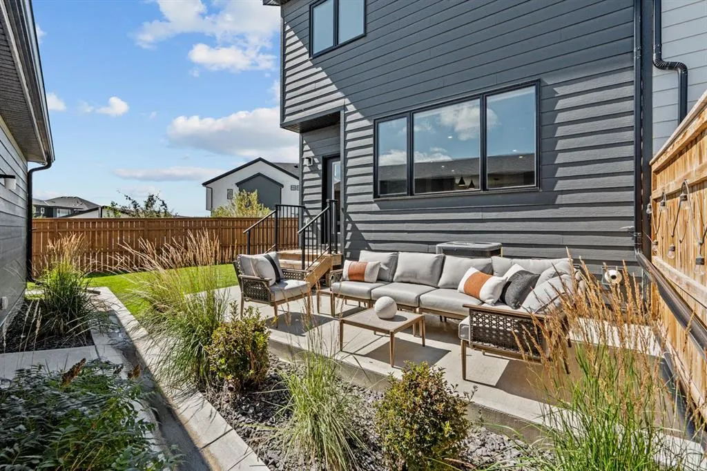 1002 Harmony Parade