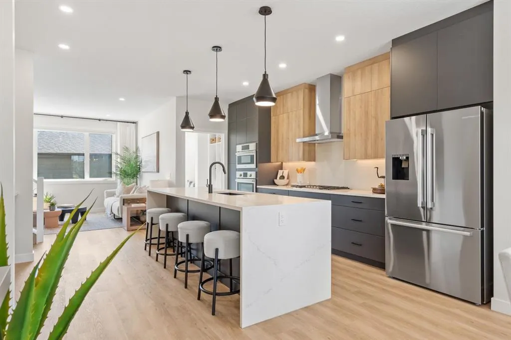1002 Harmony Parade