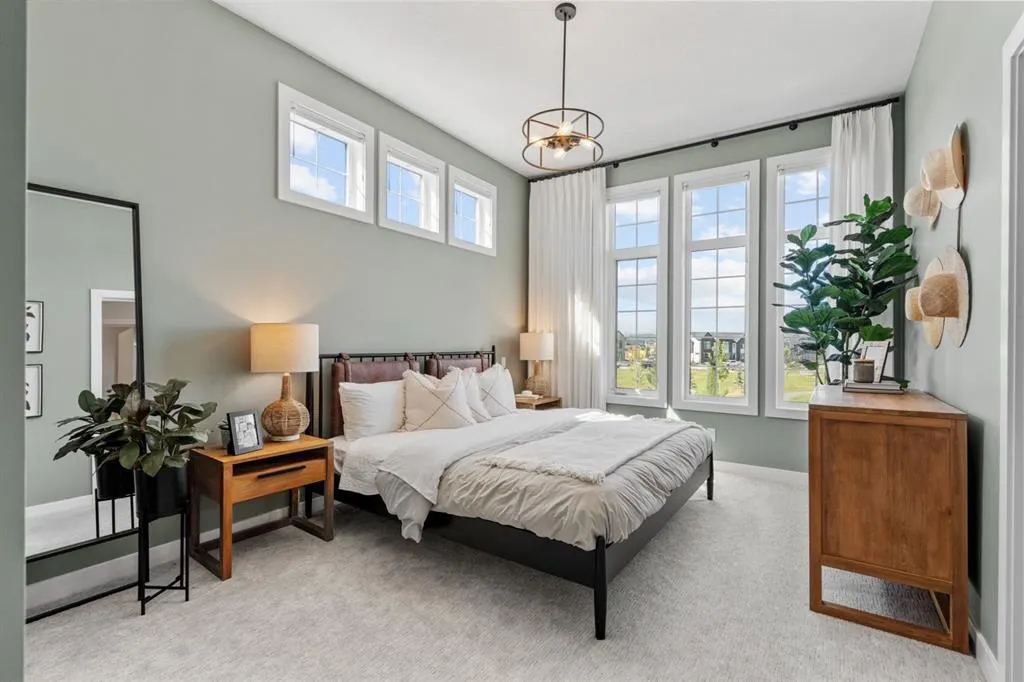 1002 Harmony Parade