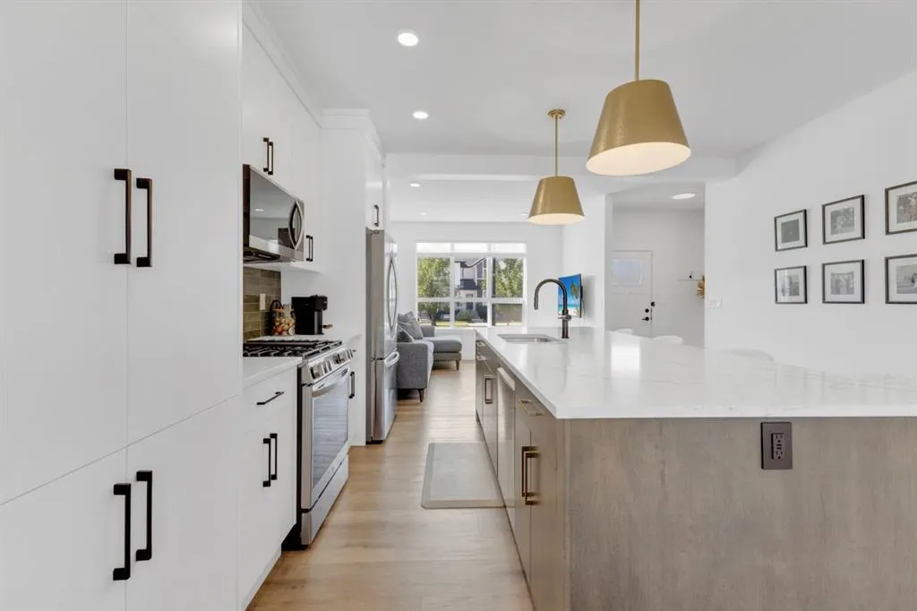 10 Evergreen Way, #A