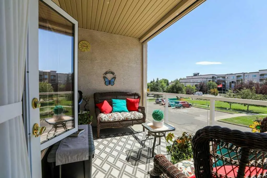 2020 32 Street S, #211