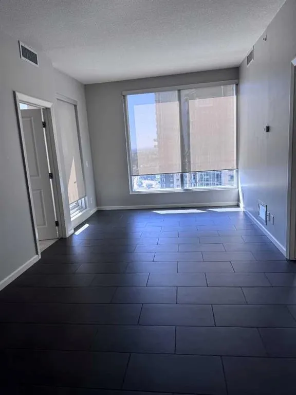 211 13 Avenue SE, #2008