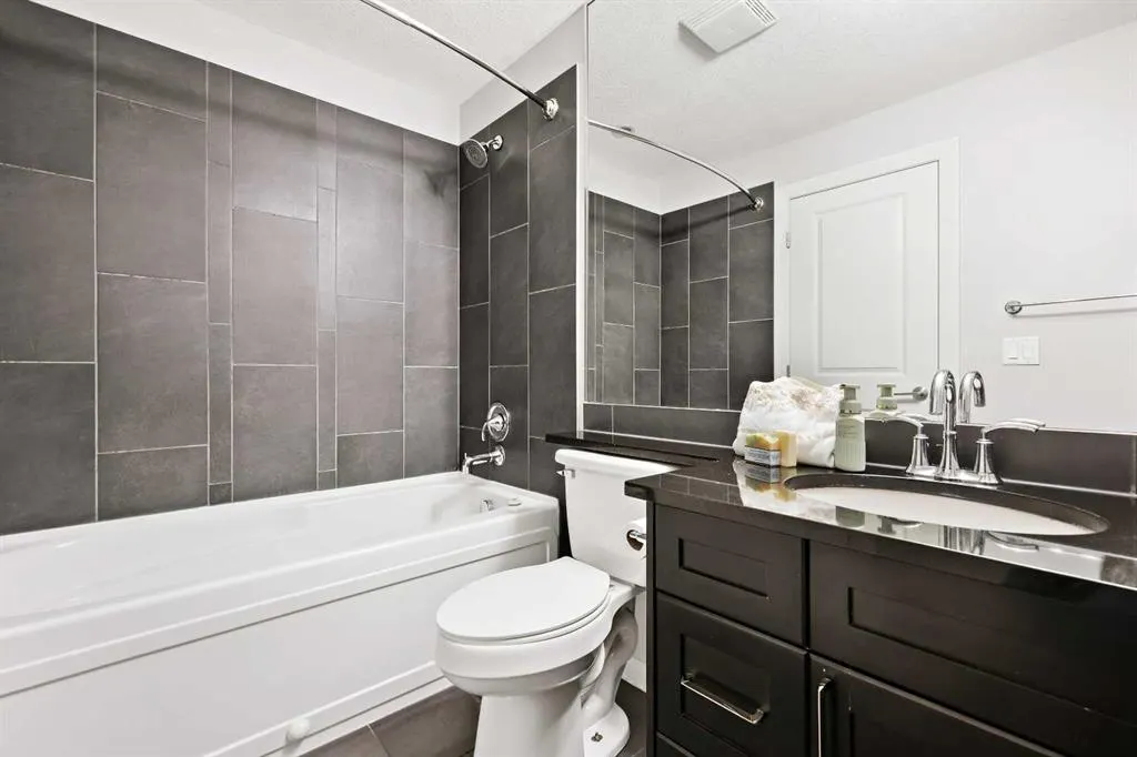211 13 Avenue SE, #2008