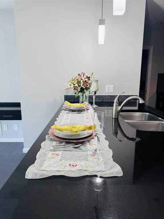 211 13 Avenue SE, #2008