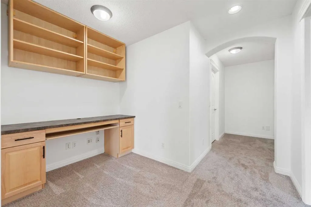 8 Auburn Bay Lane SE