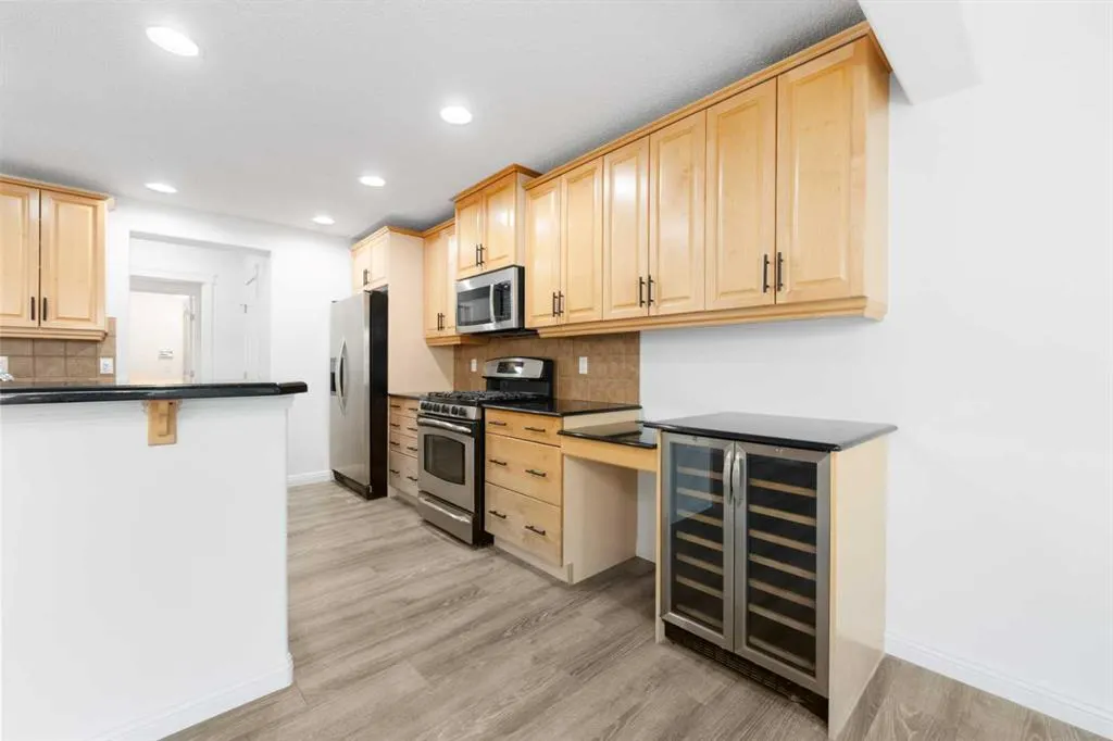 8 Auburn Bay Lane SE