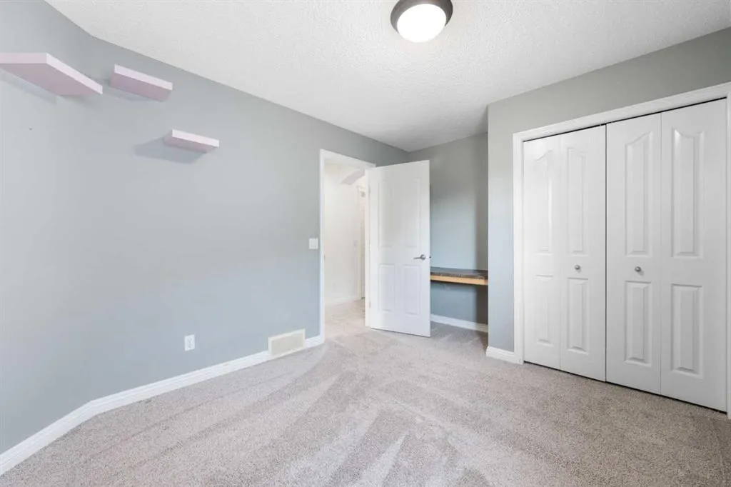 8 Auburn Bay Lane SE