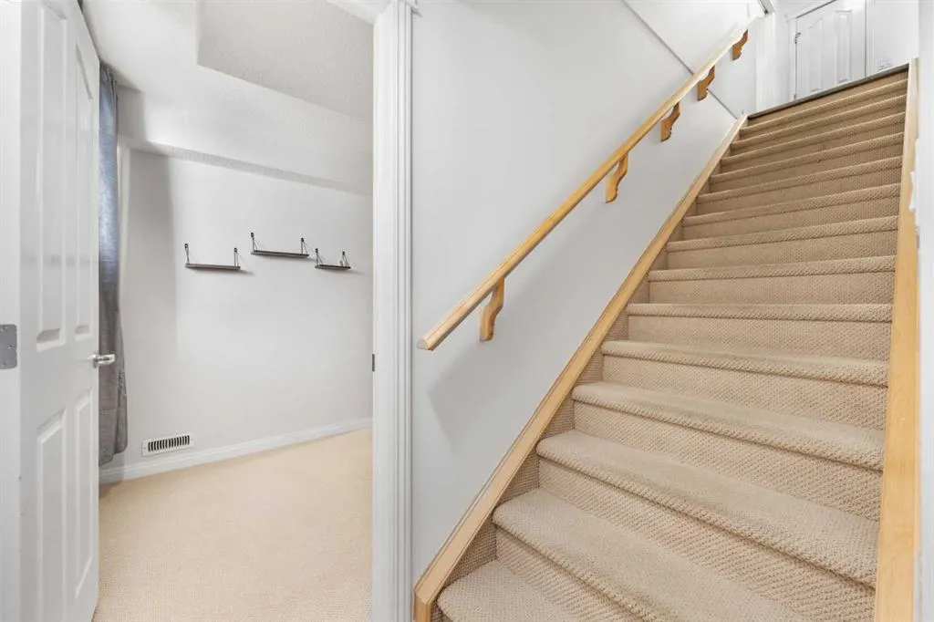 8 Auburn Bay Lane SE