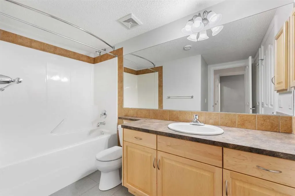 8 Auburn Bay Lane SE