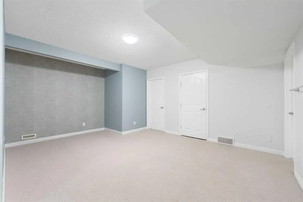 8 Auburn Bay Lane SE