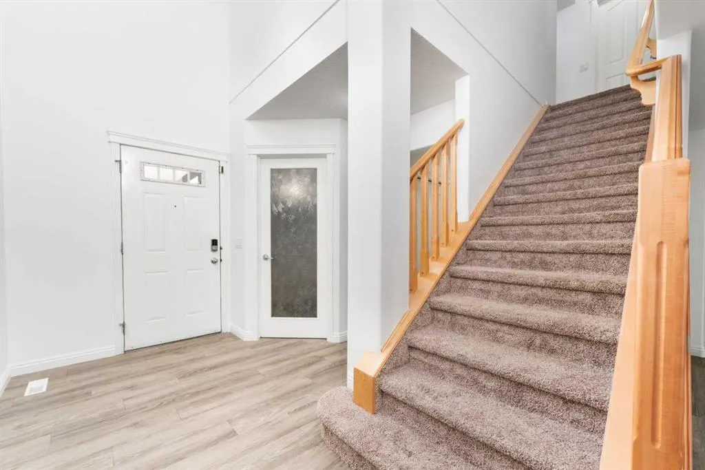 8 Auburn Bay Lane SE
