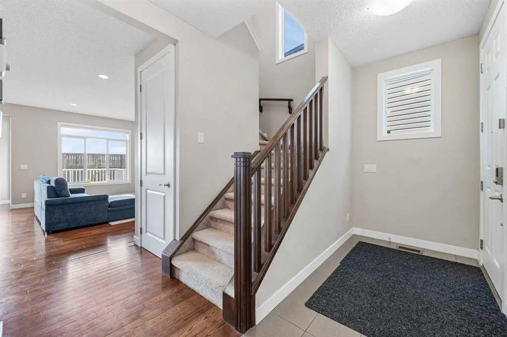 237 Panton Way NW