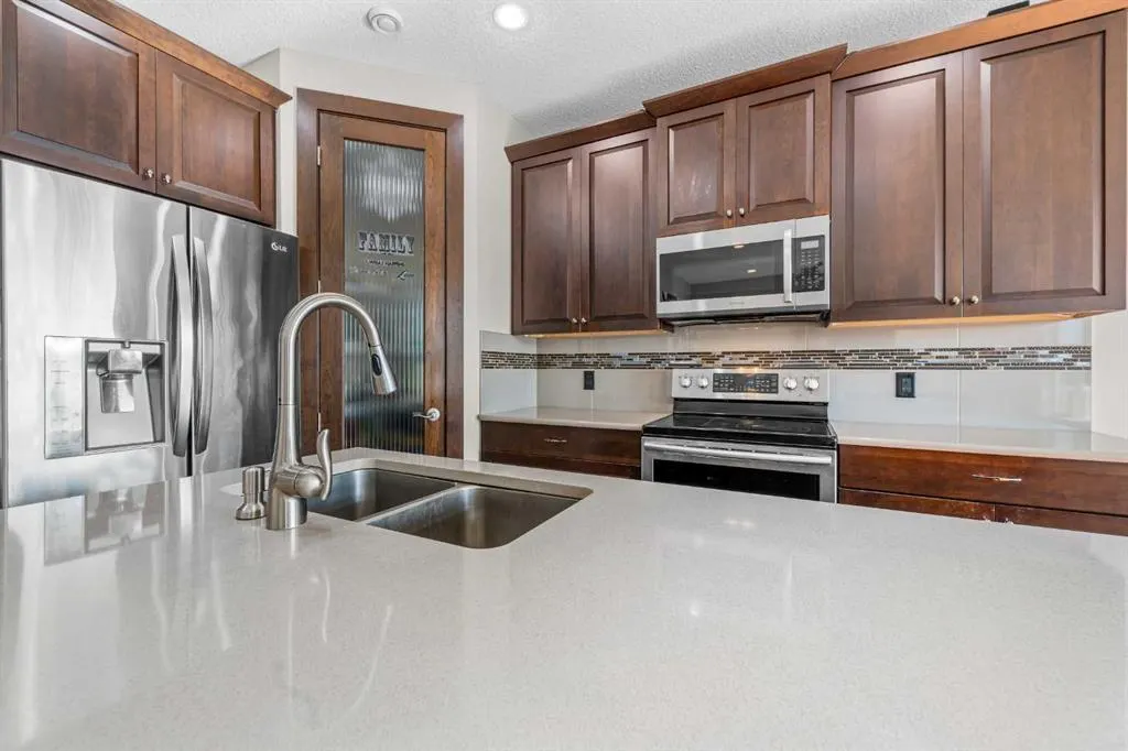237 Panton Way NW
