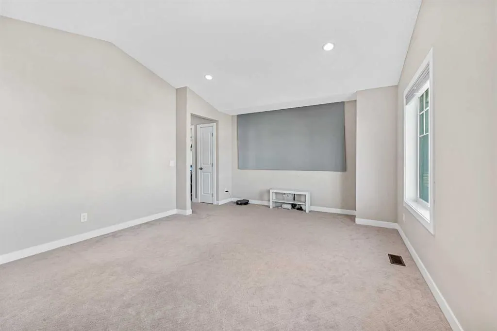 237 Panton Way NW
