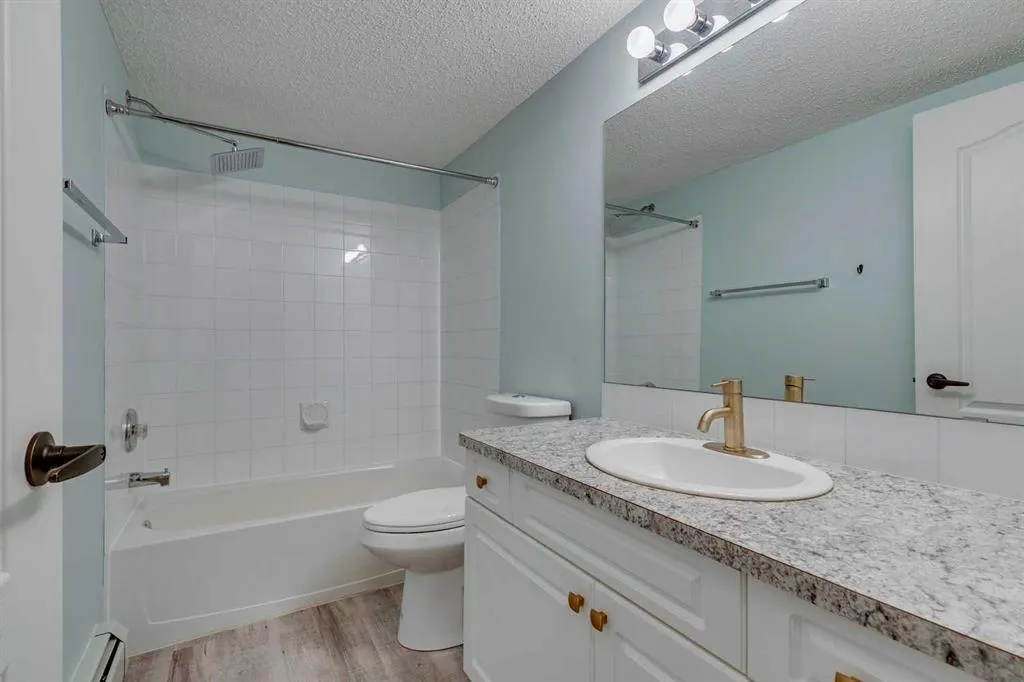 30 Sierra Morena Mews SW, #215