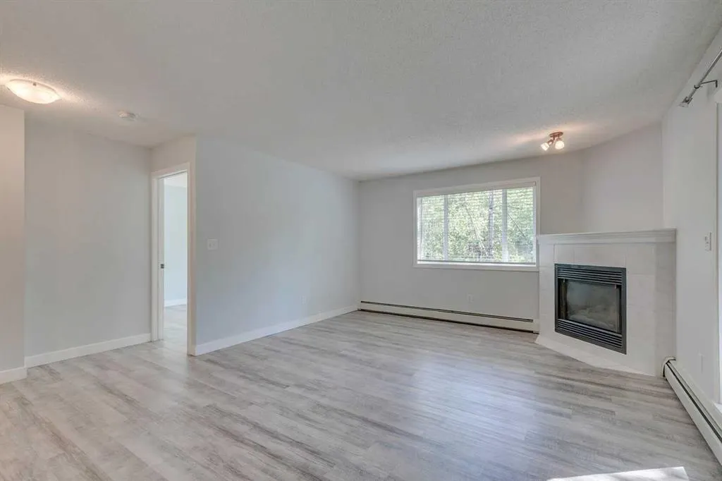 30 Sierra Morena Mews SW, #215