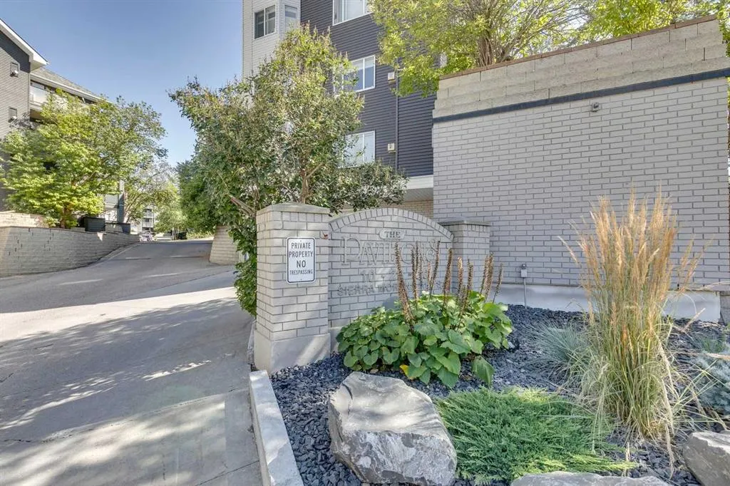 30 Sierra Morena Mews SW, #215