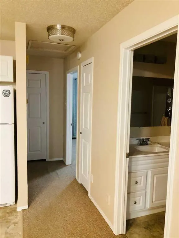 16 Rossland Bay SE