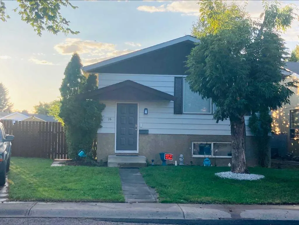 16 Rossland Bay SE