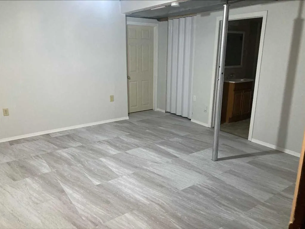 16 Rossland Bay SE