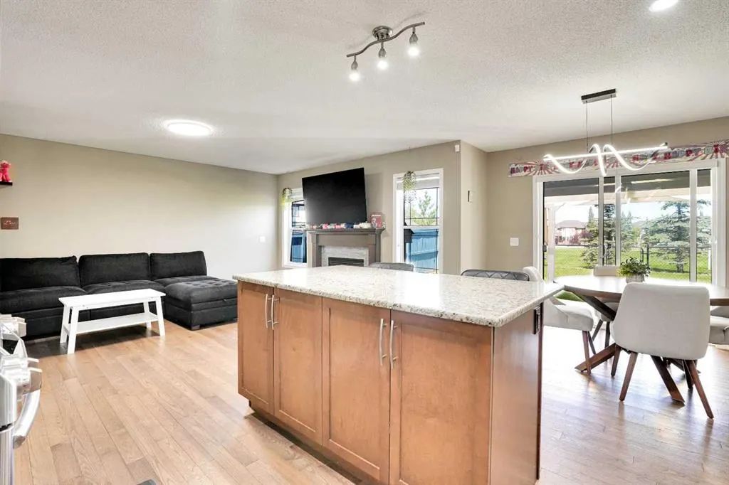 174 Windstone Avenue SW