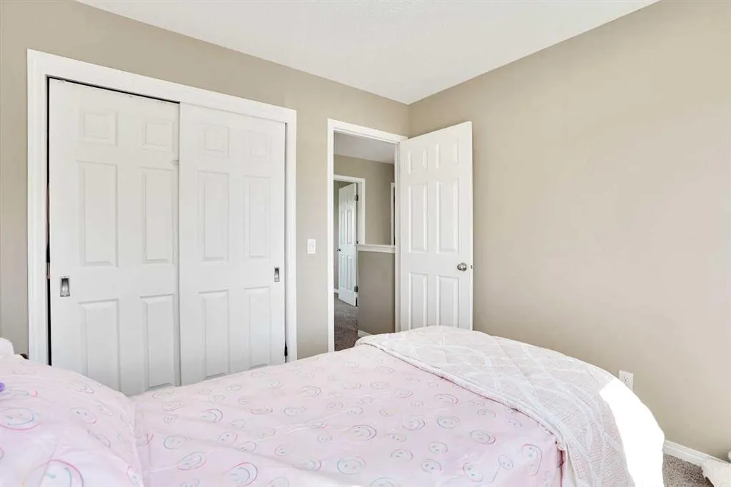 174 Windstone Avenue SW