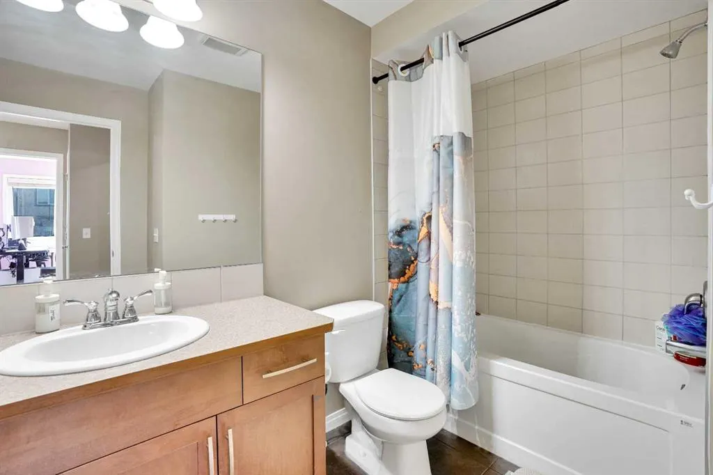 174 Windstone Avenue SW