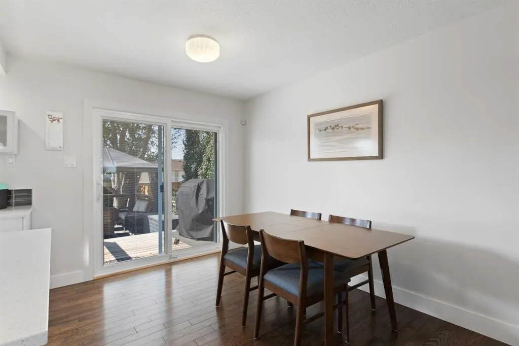 81 3 Street SE