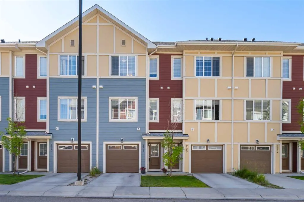 231 Marquis Lane SE