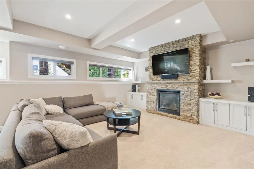 168 Aspen Summit Drive SW