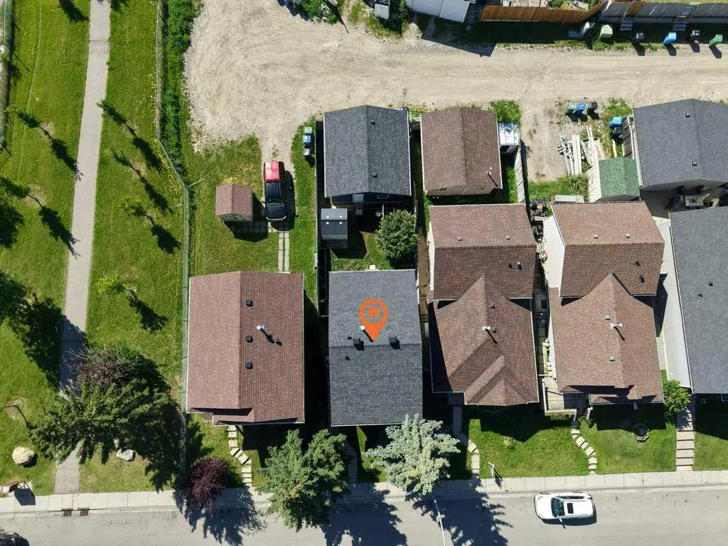 67 Martinwood Road NE