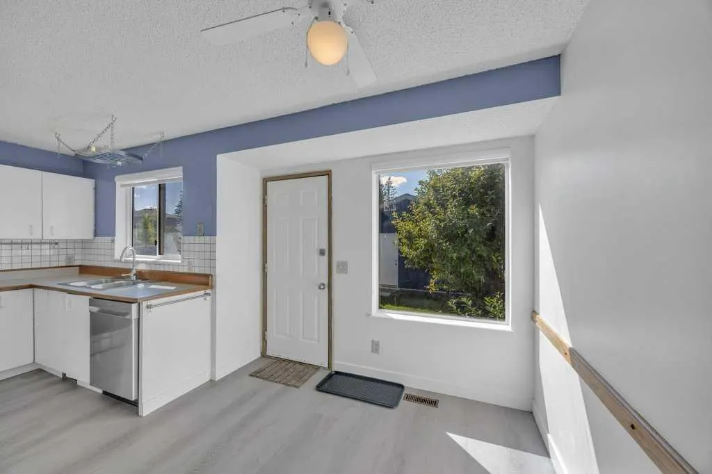 67 Martinwood Road NE