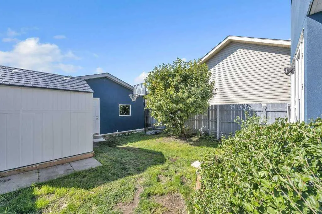 67 Martinwood Road NE